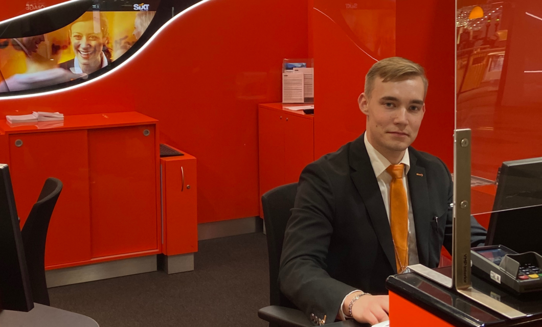 Valtteri triplasi palkkansa lisämyynnin avulla Sixtillä – “Tärkeintä myyntityössä on oppia kartoittamaan asiakkaan tarpeet.”